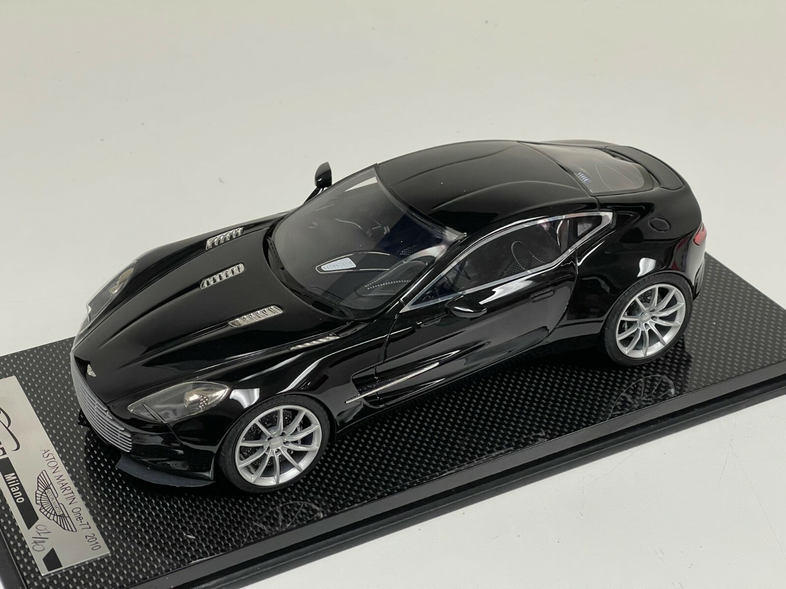 1/18 Tecnomodel Aston Martin One-77 Gloss Black from 2009 1/18 Tecnomodel Aston Martin One-77 Gloss Black from 2009