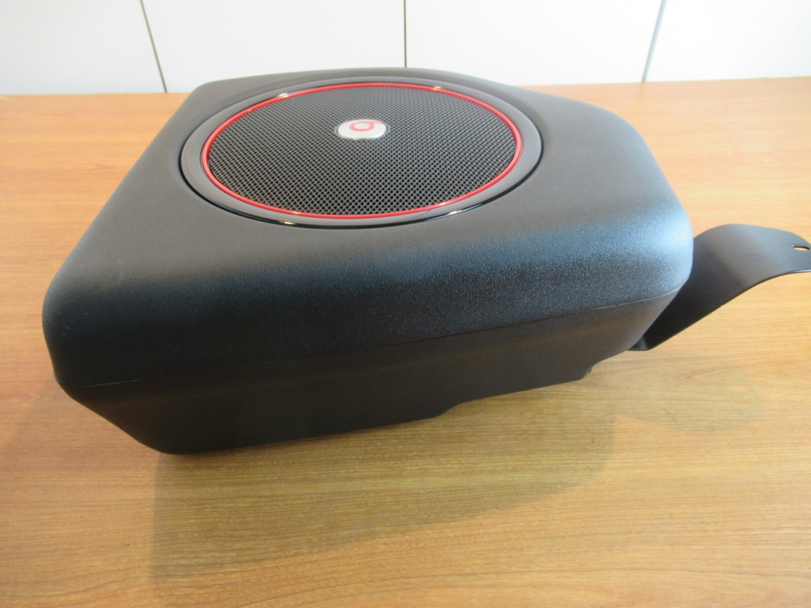chrysler 300 beats subwoofer upgrade