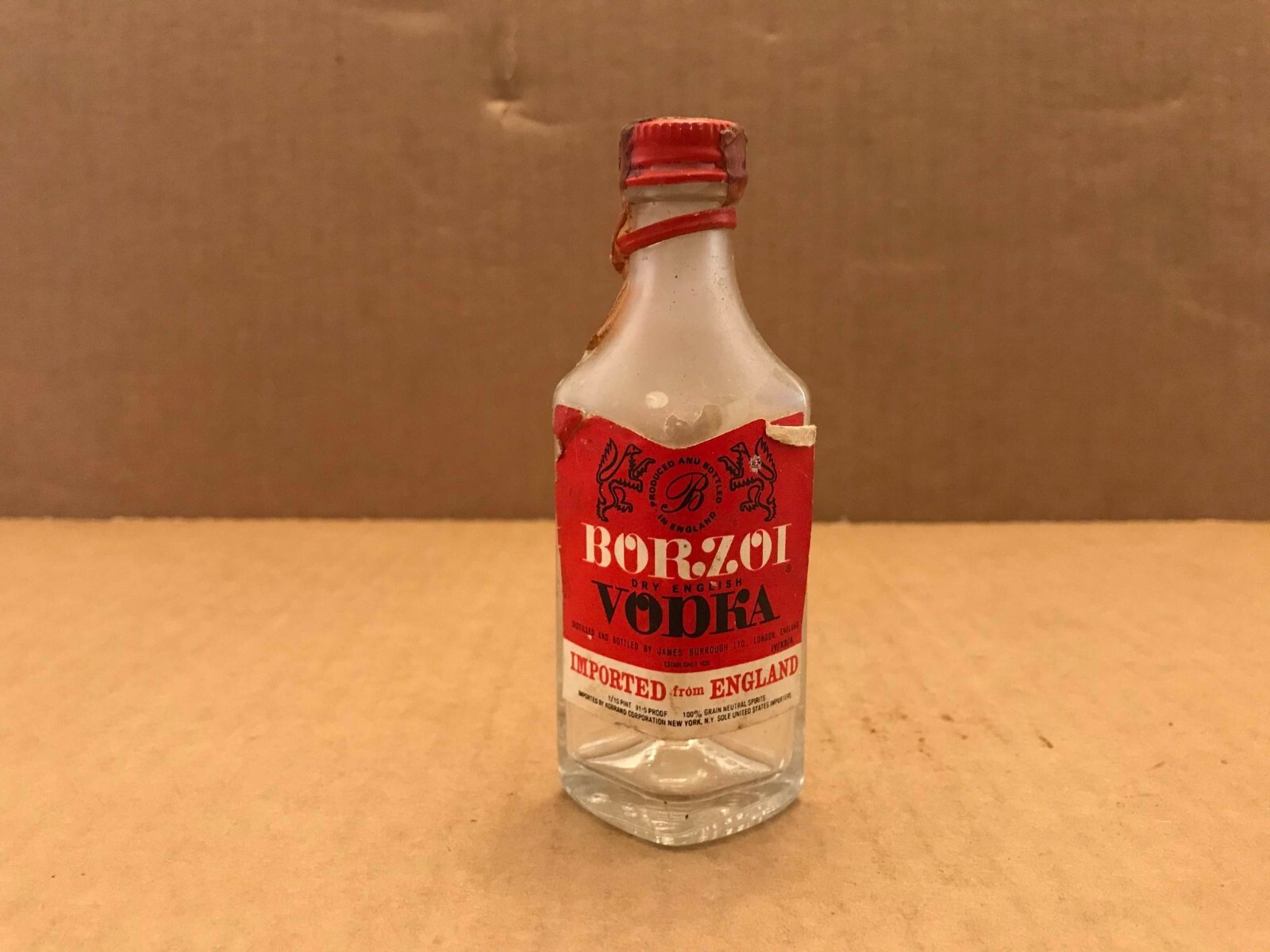 ウイスキー BORZOI VODKA (Dry Imperiaf)700ml BORZOI VODKA (Dry Imperiaf)700ml