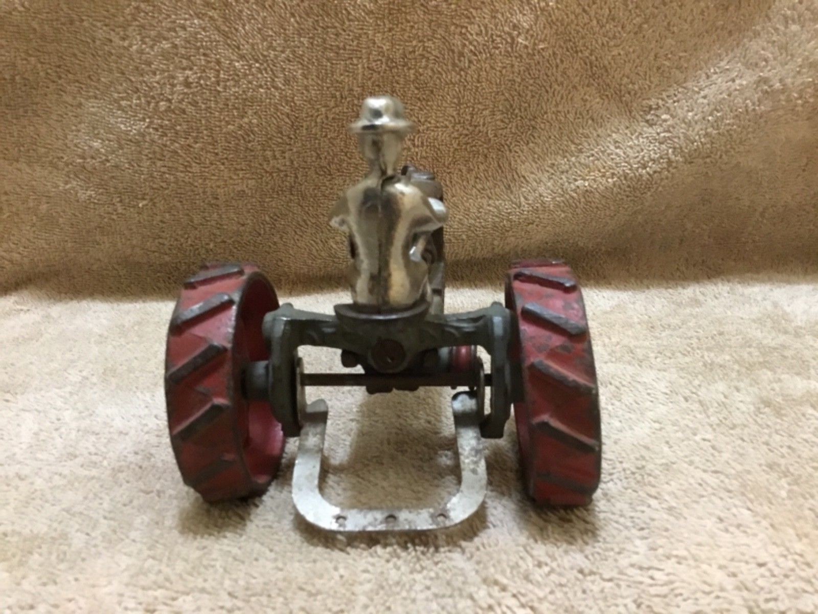 ANTIQUE ARCADE CAST IRON TOY McCORMICK  DEERING Farmall Regular Toy Tractor.