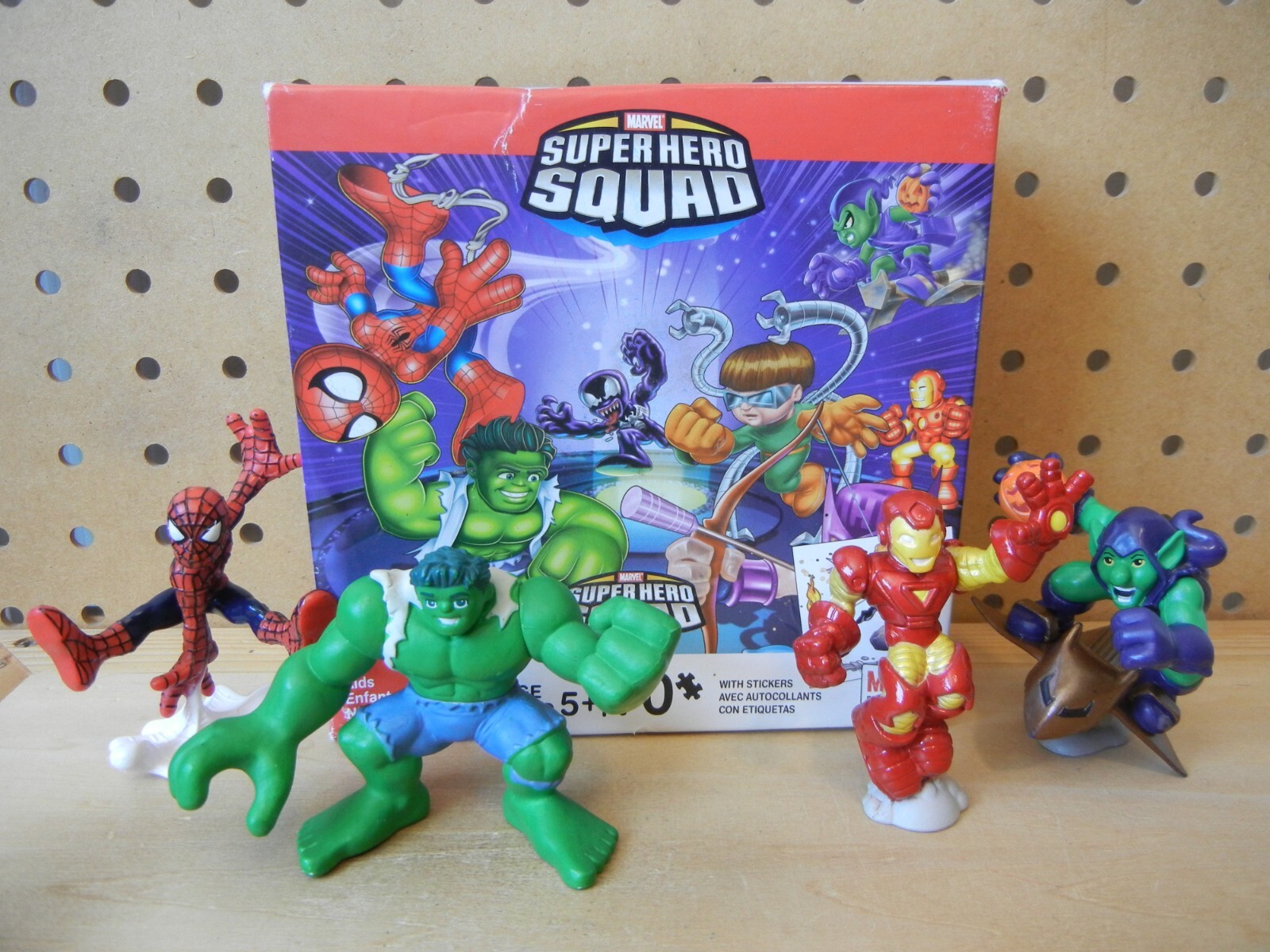 Marvel Super Hero Squad JIGSAW PUZZLE Gift Set w/ 4 Matching
