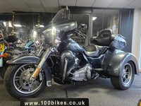 2015 HARLEY-DAVIDSON FLHTCUTG TRIGLIDE TRIKE 19,000 MILE'S 
