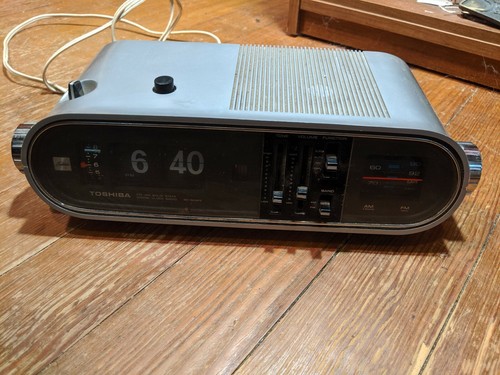 Toshiba RC 803F Alarm Clock Radio Vintage Flip Numbers WORKS Toshiba RC 803F Alarm Clock Radio Vintage Flip Numbers WORKS