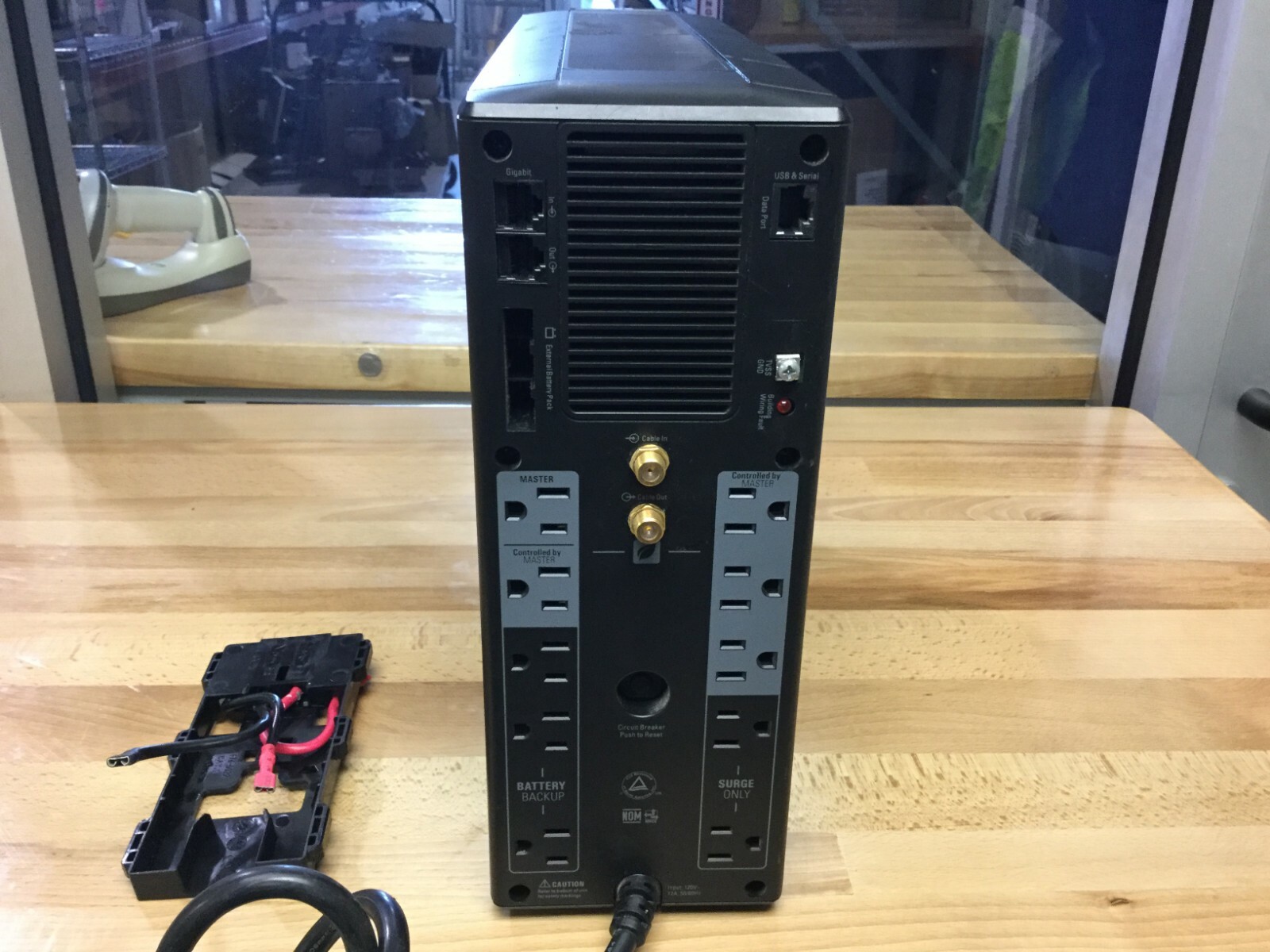 APC Pro 1500 865W 1500VA UPS (NO BATTERIES)