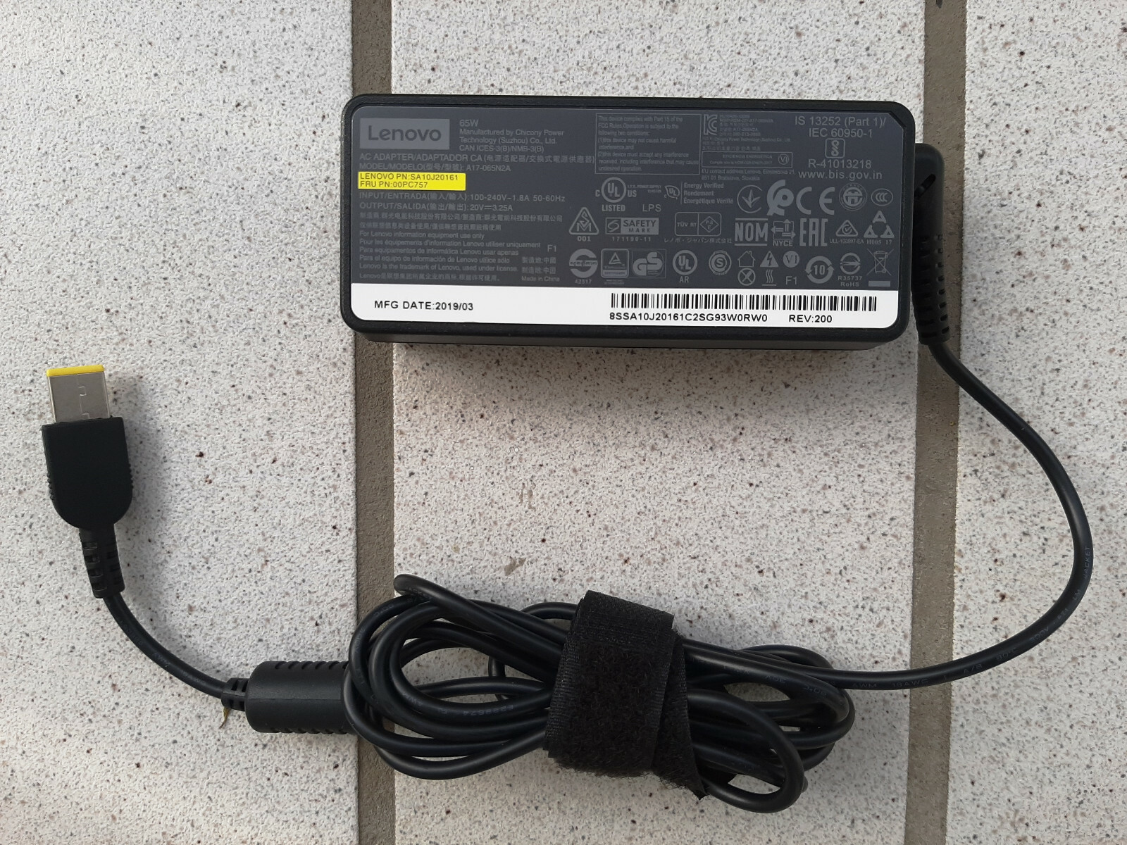 Lenovo Notebook/Laptop Netzteil 65 Watt für ThinkPad SlimTip-Stecker