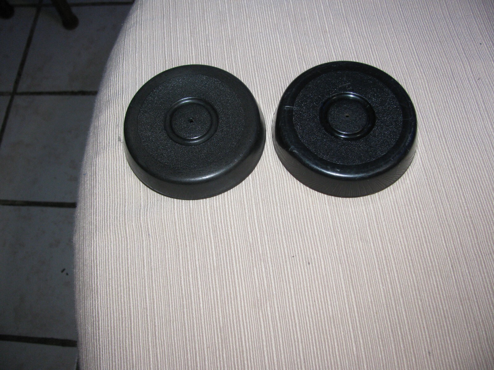 19701978 Datsun 240Z 260Z 280Z rear strut cap cover pair OEM usedのeBay