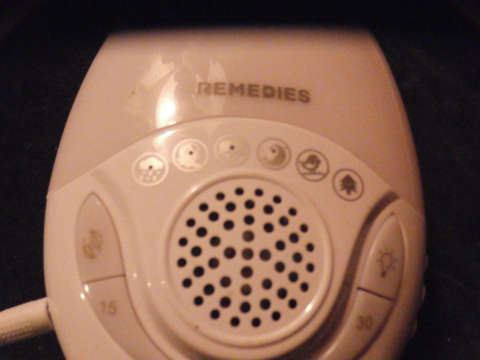 REMEDIES Sound Machine For Soothing Sleep 6 Sounds Option