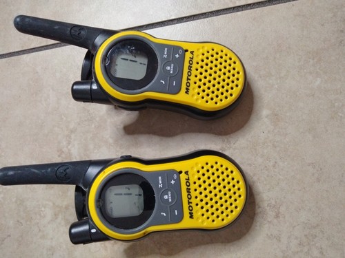 Motorola Talkabout Radio MH230R - Durable And Dependable Walkie-Talkie (yellow)