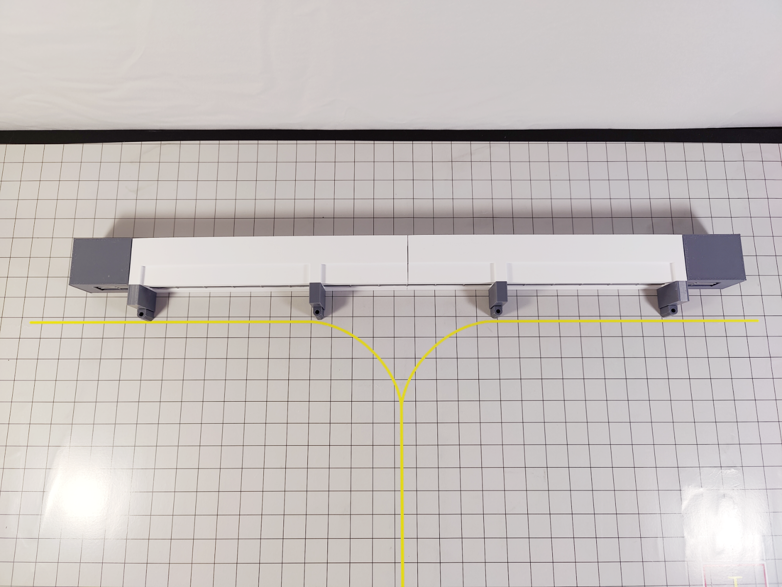 REGIONAL AIRPORT TERMINAL BUILDING + EXTENDING BRIDGES Model 1:400 Scale Diorama