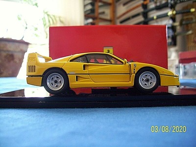 Kyosho 05041Y Ferrari F40 in Yellow 1/43 scale