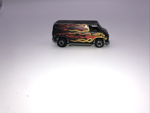 HOTWHEELS レアSUPER VAN ホットウィール スーパーバン 1974 Hot Wheels Super Van White w/Red/Orange Flames & Chrome