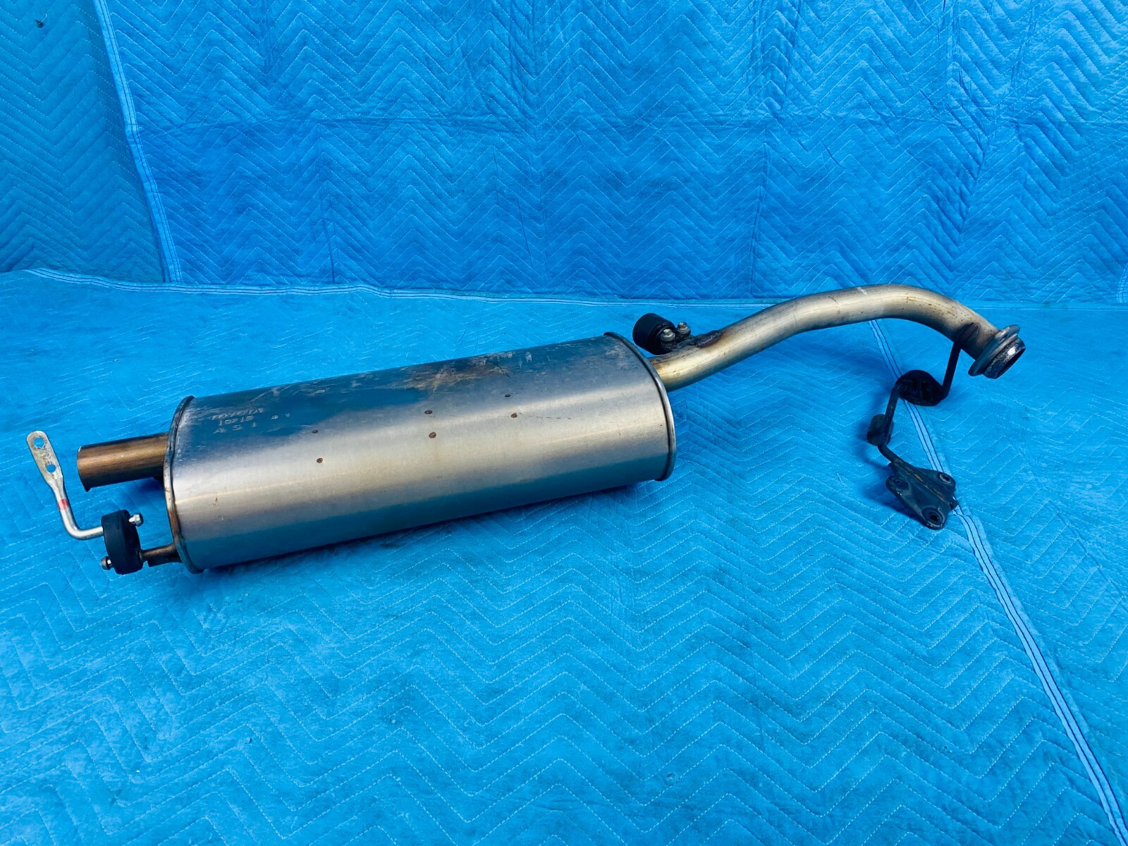 パーツ TOYOTA genuine 30prius g's main muffler. ecom_product_thumbnail_desktop