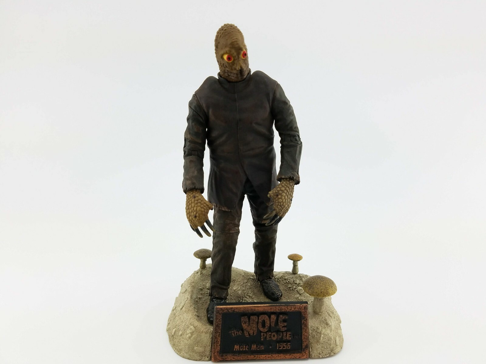 Universal Monsters The Mole People Action Figure Sideshow Toy Mole Man 2000