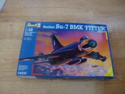 L176 Revell Model Kit 04530 Suchoi Su 7 BMK Fitter 1/48 Wings assembled