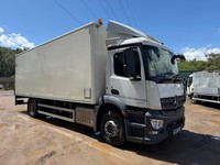 Mercedes-Benz ANTOS 1824 2018 68 EURO 6 18 ton box truck tail lift auto