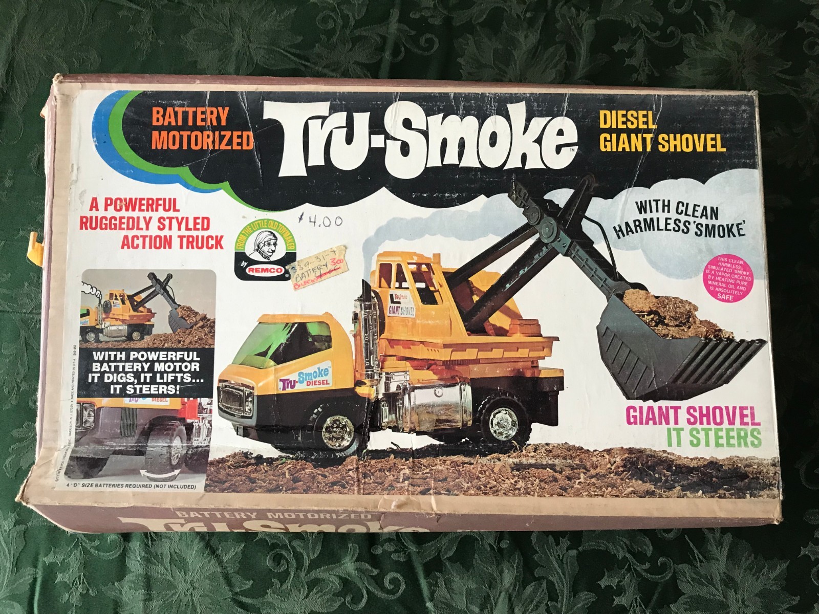 BOXED 1970 REMCO BATTERY OPERATED TRU SMOKE DIESEL GIANT SHOVEL TRUCK EXCAVATOR