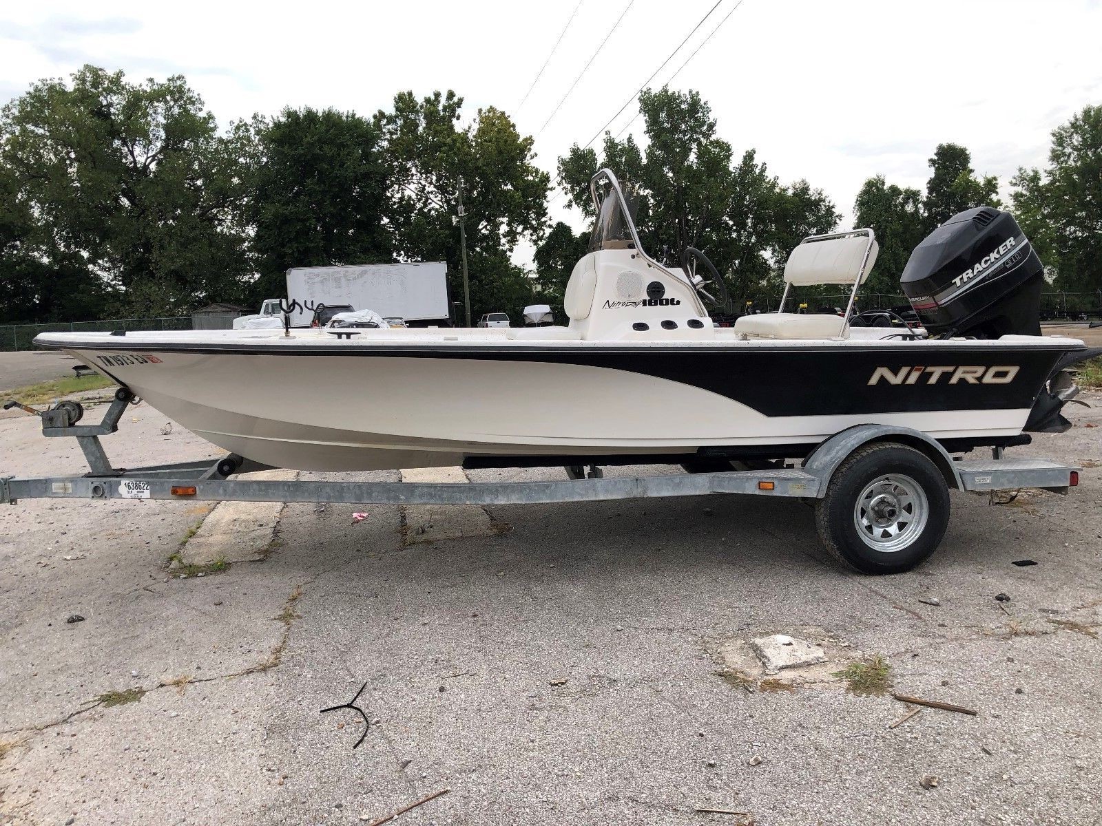 2001 Nitro Bay 1800 Center console fishing boat with