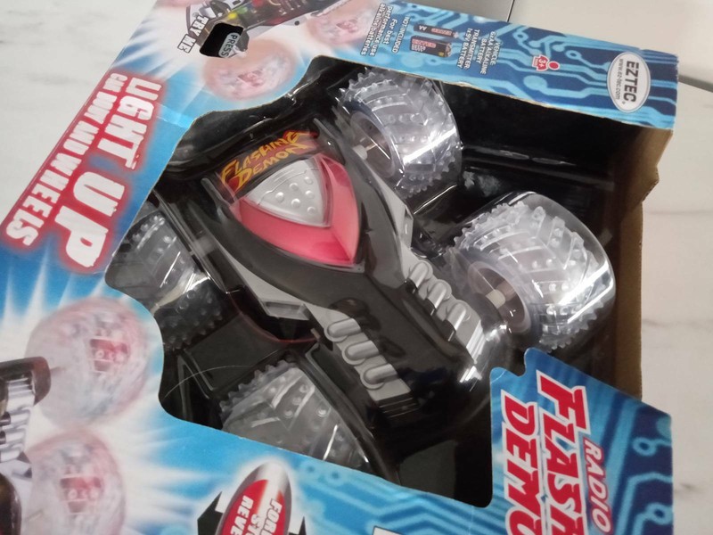 flashing demon radio control car