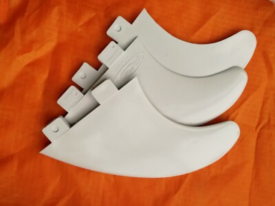 Surfboard Fins M5 G5 Thruster Fins  Fin System Set of 3 white fin new