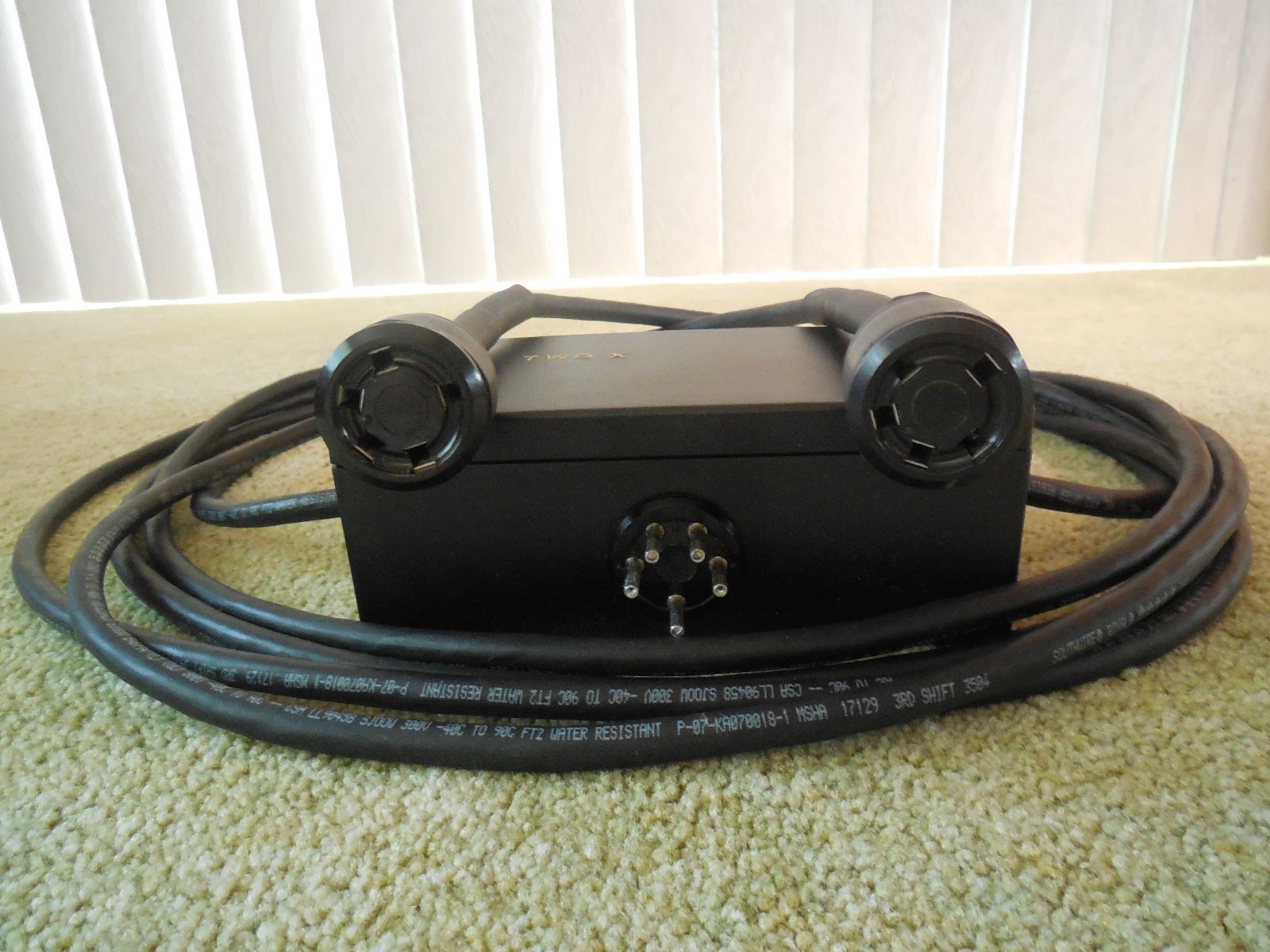 adapter to allow two leslie's 16,18,fender,to be safely used with one controller