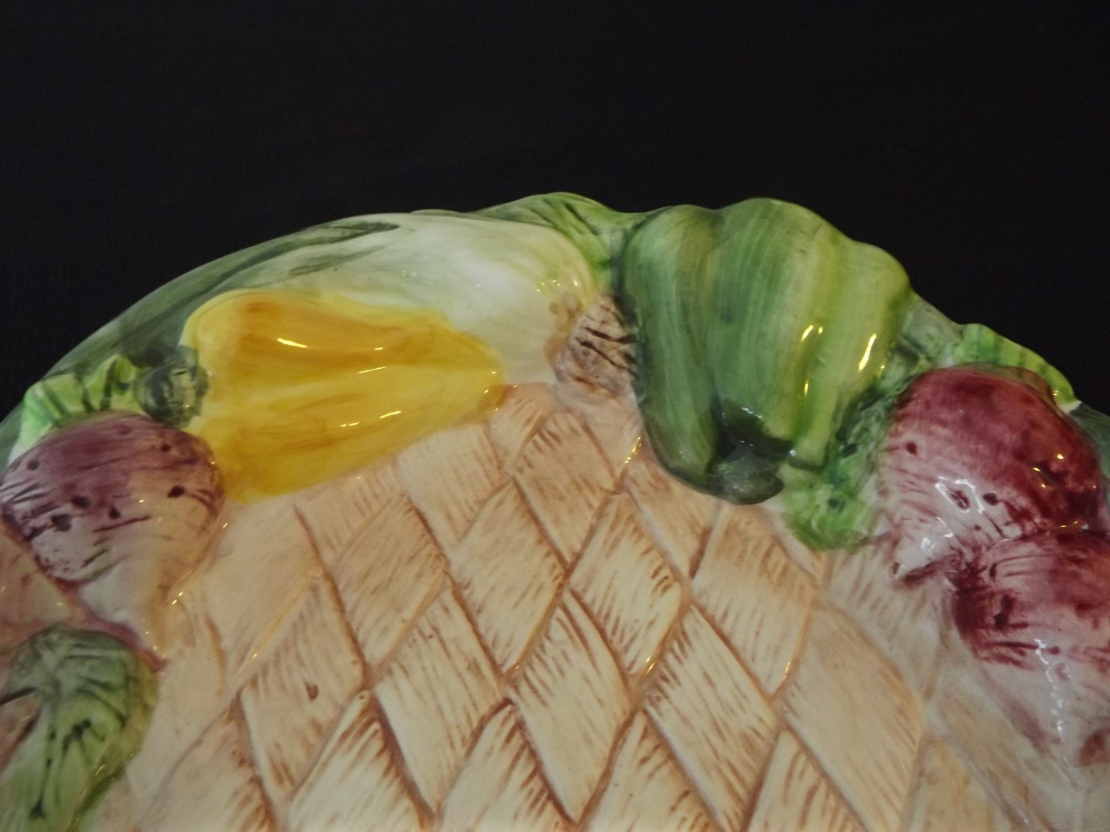 CERAMIC  EASTER PLATE BOWL RAISED BASKETWEAVE VEGETABLE PATTERN 10.5