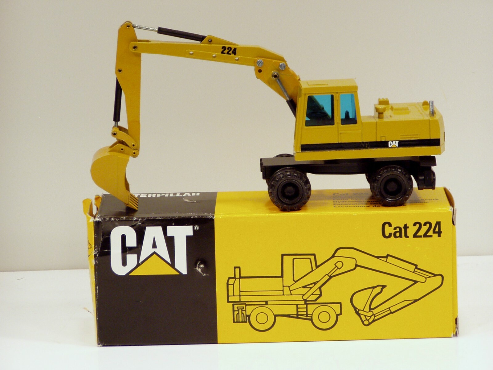 キャタピラー1/50 854K 1:50 Cat 854K Wheel Dozer — Diecast Masters America