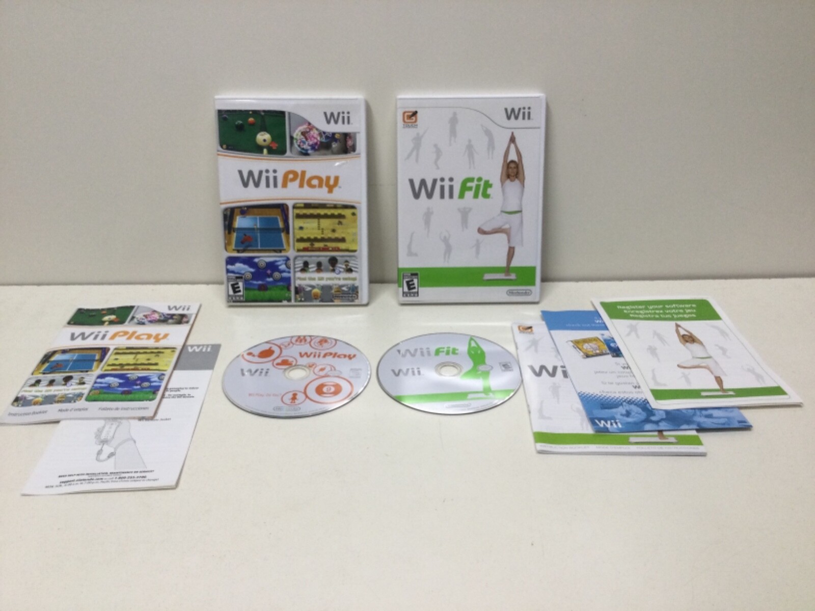 Nintendo Wii Play Original Game Complete PLUS Wii Fit