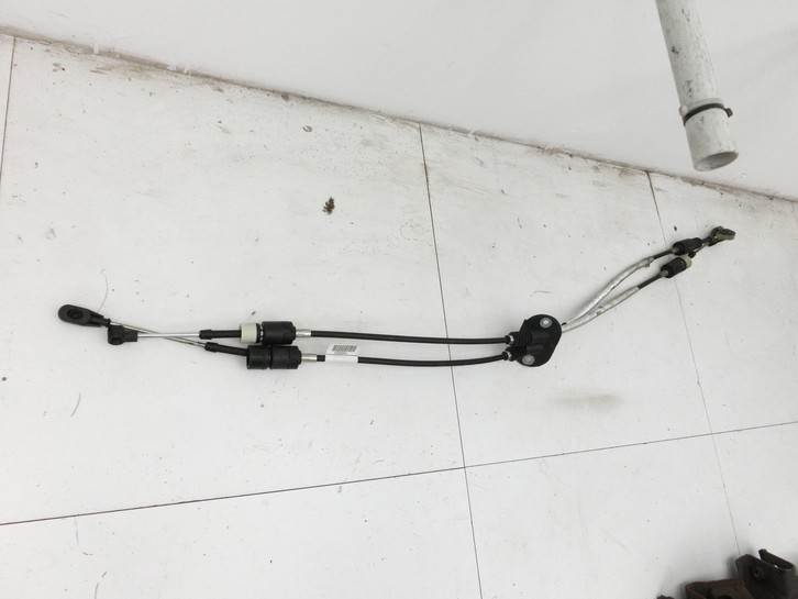 Volvo V40 525 12-16 D2 1,6 84KW Schaltzug Schaltseilzug Schaltseil Volvo V40 525 12-16 01.01.2013 31367496 31280505... Vorschau 2