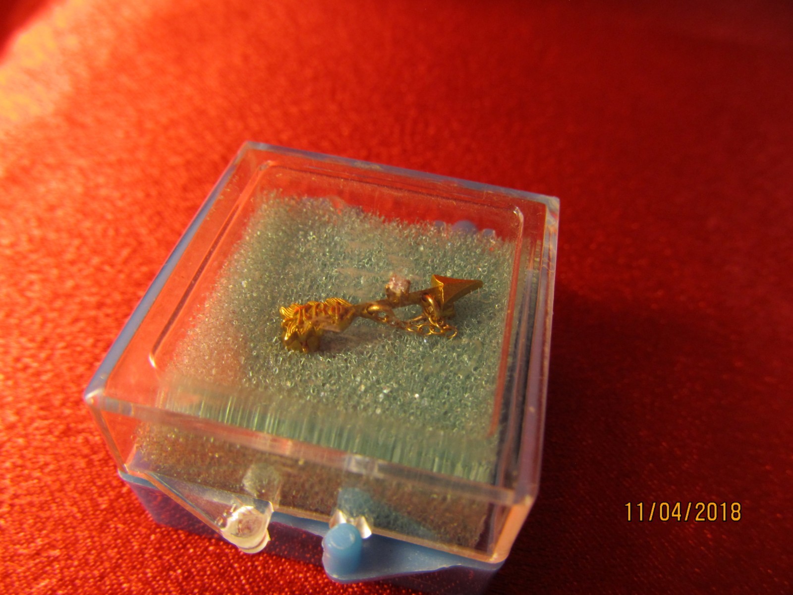 14 carat Solid Gold Pi Beta Phi Sorority Arrow Pin w/Diamond