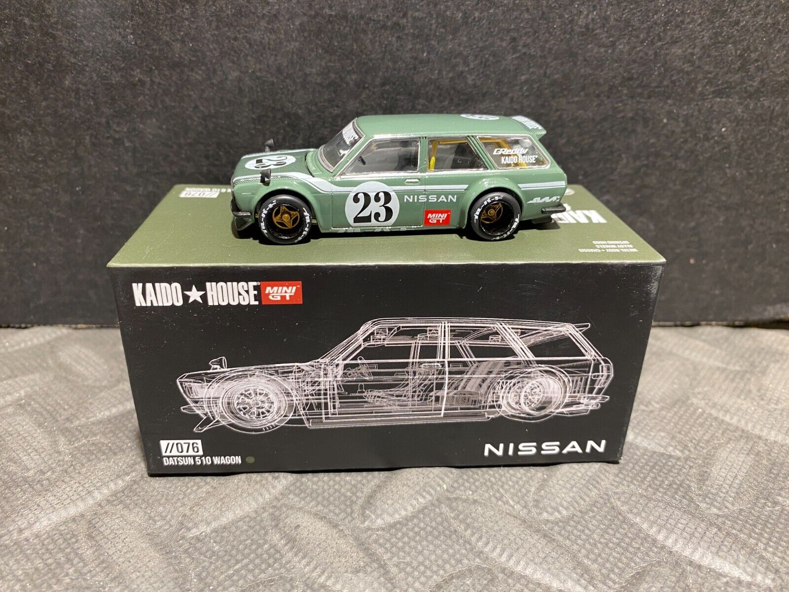 1/64 MINI GT KAIDO HOUSE #76 DATSUN 510 WAGON #23 CARBON 1/64 MINI GT KAIDO HOUSE #76 DATSUN 510 WAGON #23 CARBON