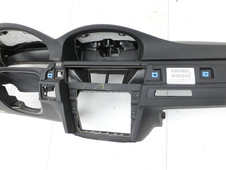 BMW E90 3er 325i 05-08 Armaturenbrett Panel komplett BMW E90 3er 325i 05-08 31.10.2006 34017464A gebraucht Vorschau 3
