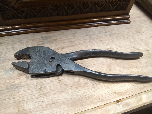 Antique EIFEL-GEARED PLIERENCH 8 1/2