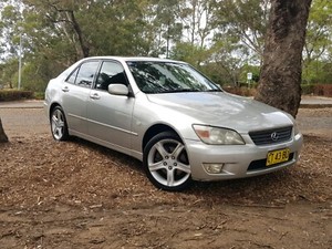 Lexus is200 1999