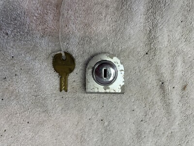 Mills QT Slot Machine Lock - original part