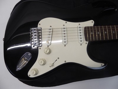 FENDER SQUIRE COMBO PACKAGE - AMP GUITAR  AND CASE