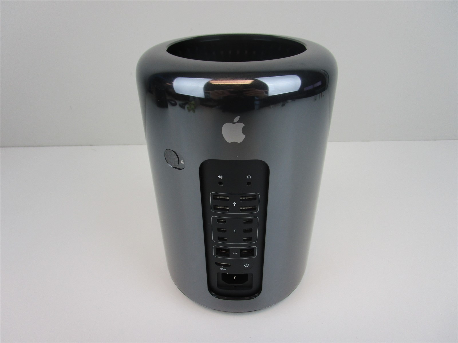 Apple Mac Pro Late 2013: E5-1620v2 3.7GHz - 32GB - 512GB - 2x AMD FirePro D300