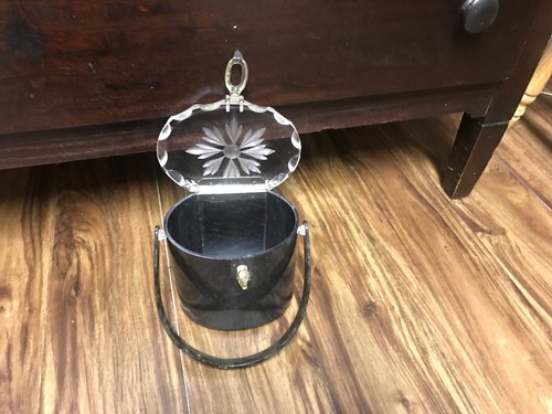 VINTAGE RIALTO NY PEARLIZED GRAY/SILVER LUCITE BOX PURSE