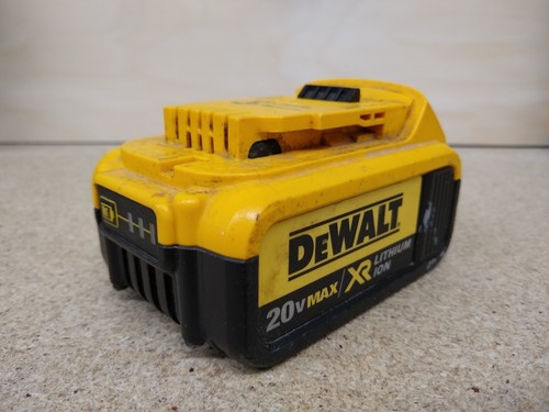 DeWalt DCB204 20V Lithium-ion Cordless Tool Battery, 4 Ah, Used, Tested Working