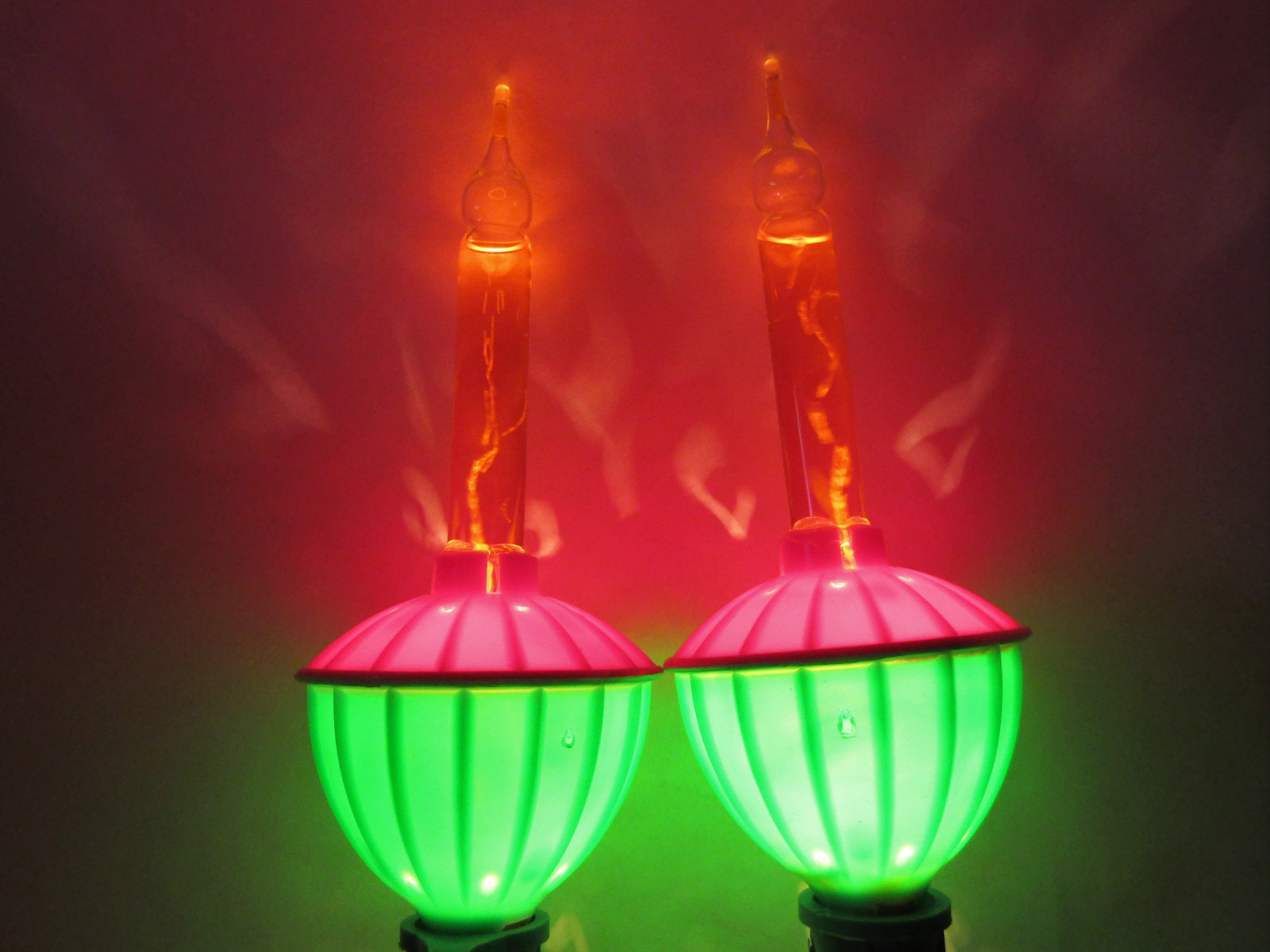 Pair of 2 Vtg Tulip Working Replacement Christmas Bubble Light Lite Bulbs