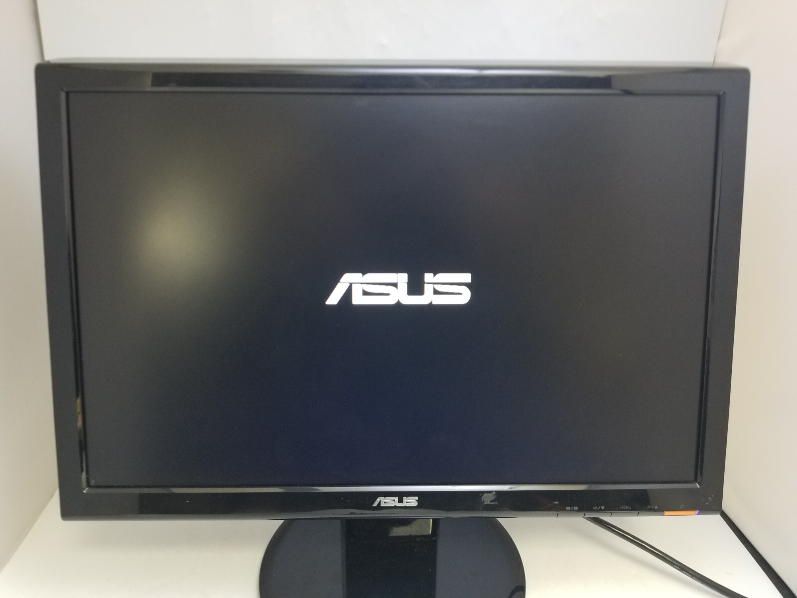 ASUS VH198T 19