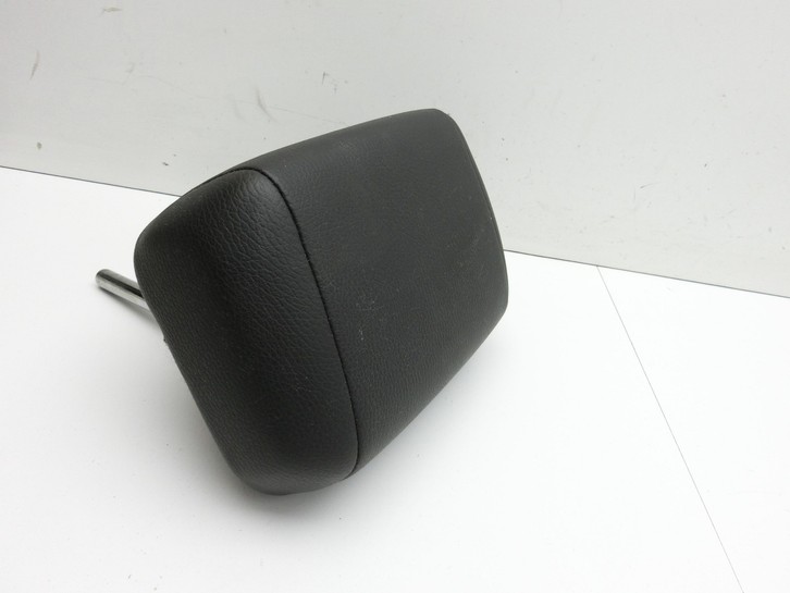 Opel Astra J 12-18 Kopfstütze Mitte Hinten Opel Astra J 12-18 01.01.2013 gebraucht Bild 2