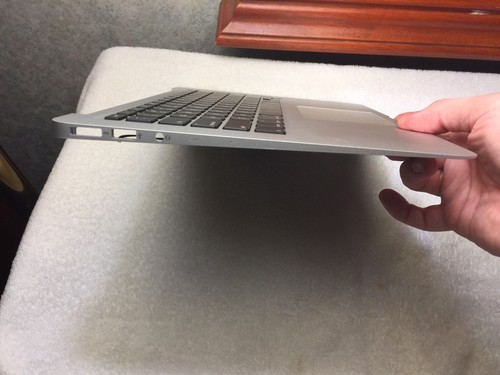 MacBook Air MJVE2LL/A Palmrest + Touchpad Keyboard DC Jack A1466 069-9397-D 127