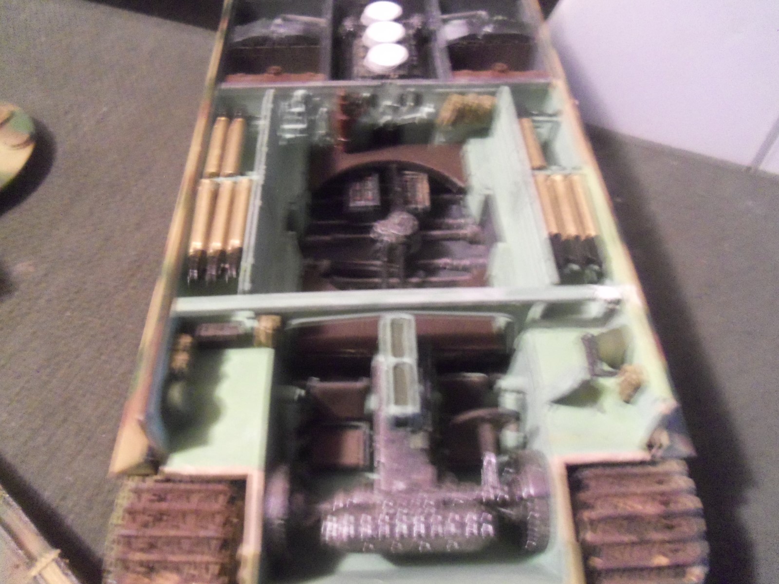 built 1/35 tiger 1 early production full interior