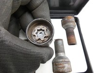 Mercedes W245 B200 06-08 Radsicherungen Felgenschlösser Mercedes W245 B200 06-08 13.12.2006 B66470144 gebraucht Vorschau 5