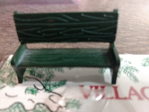 Dept 56 Snow Village Winter 5 Birds Red And Blue PARK BENCH 2 WREATHS