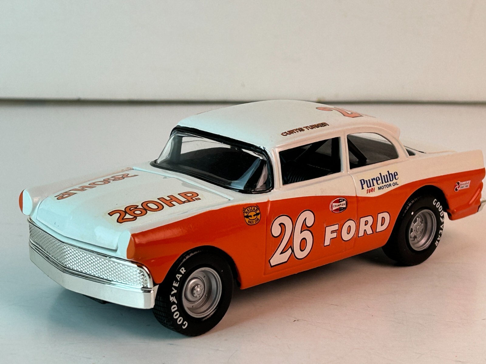 NASCAR ミニカー　FORD 1/24 1:24 Scale Action Racing Curtis Turner 1955-56 Ford, Nascar