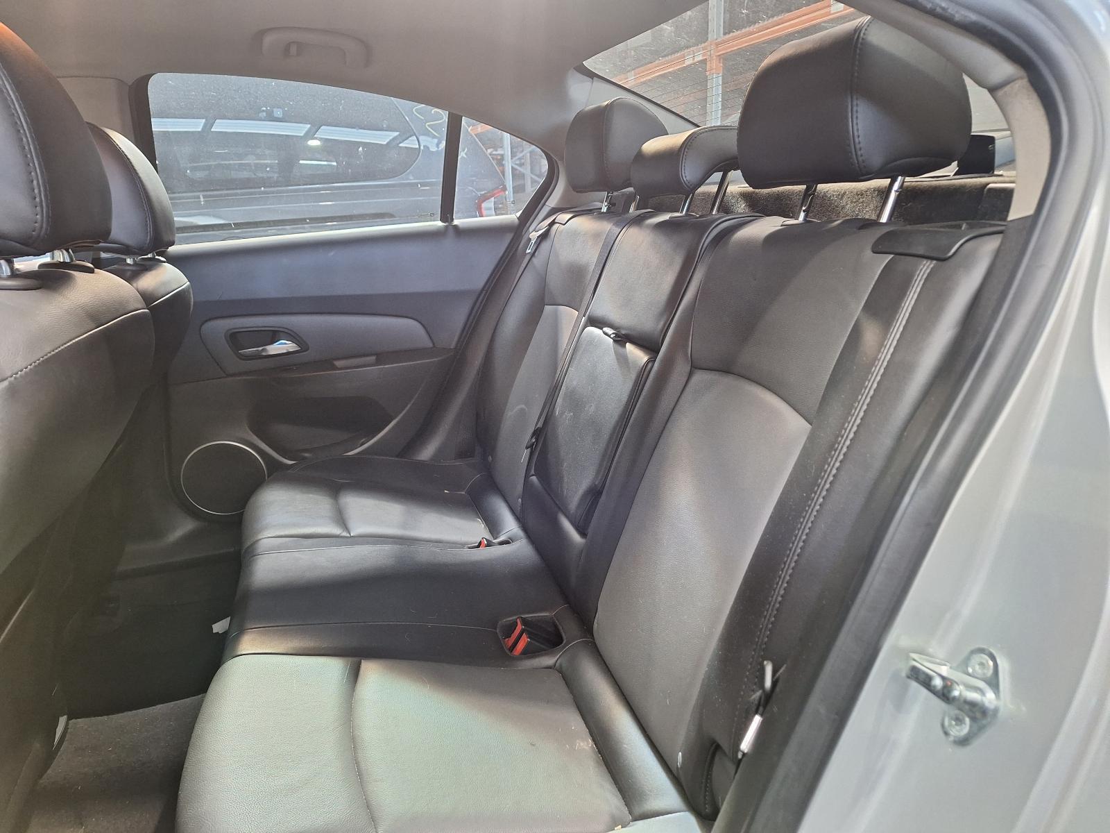 2010 Holden Cruze JG-JH 03/2009-01/2017 LOCK MECHANISM LEFT FRONT DOOR image 10