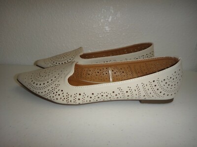 REPORT Women Slip-on Pointed Toe Flats Off White Laser Cut Faux Leather Size 8.5