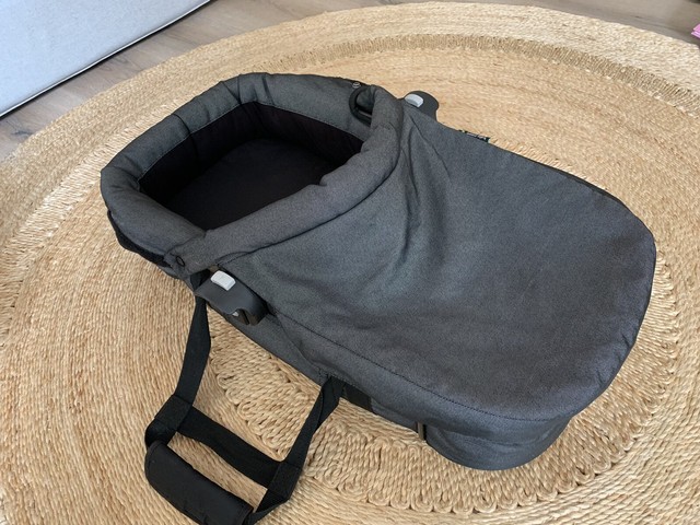 gumtree bassinet