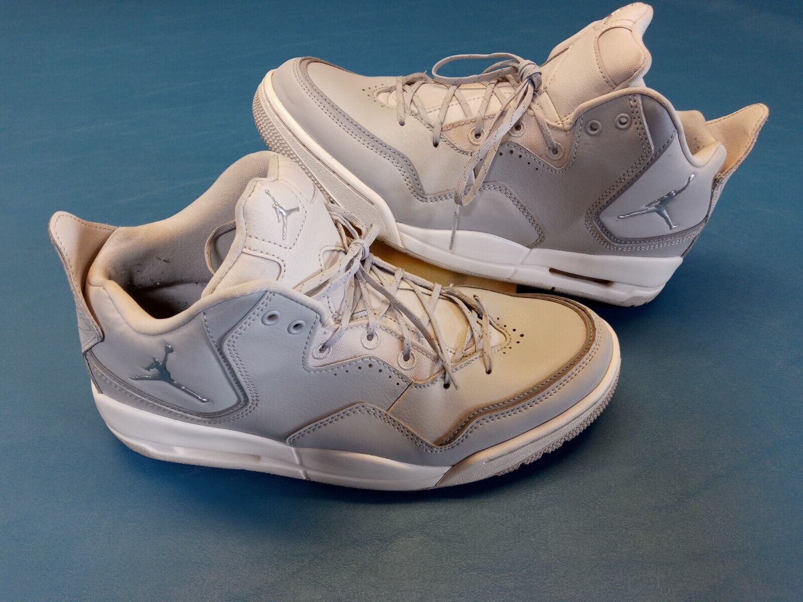 MENS NIKE JORDAN COURTSIDE 23 SIZE US 9 (AR1000 003) GREY MENS NIKE JORDAN COURTSIDE 23 SIZE US 9 (AR1000 003) GREY
